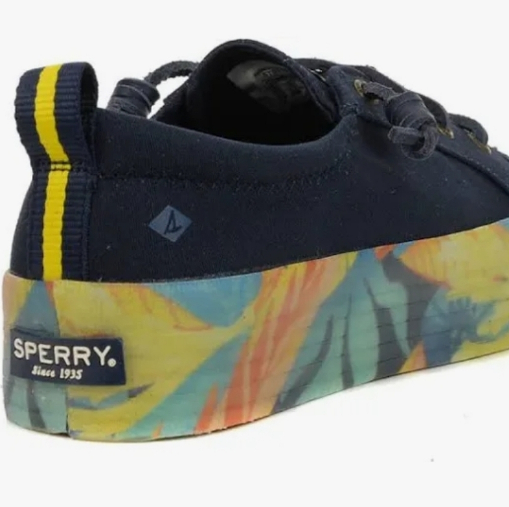 Sperry Women's Crest Vibe Floral Navy Platform Sneakers Sz. 9